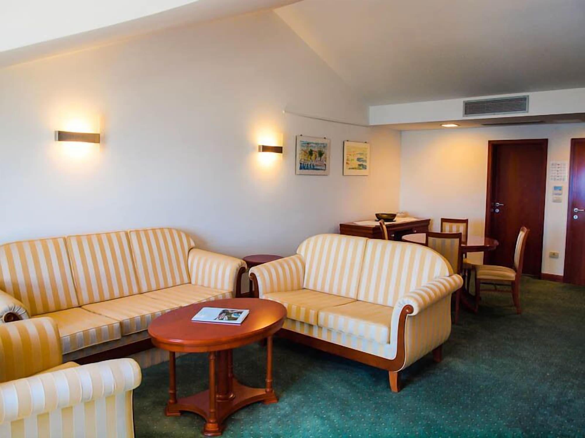 Hotel Villa Radin Vodice Bagian luar foto